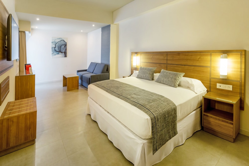 Family Suite, 2 Bedrooms (Superior | B2C-CA)