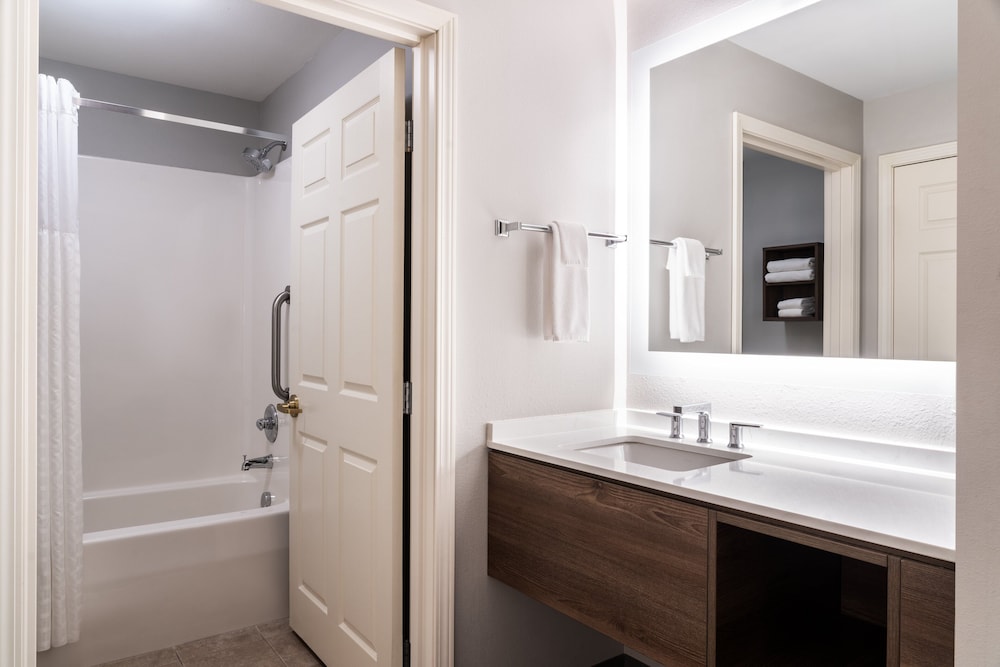 Suite, Multiple Beds - Photo 3