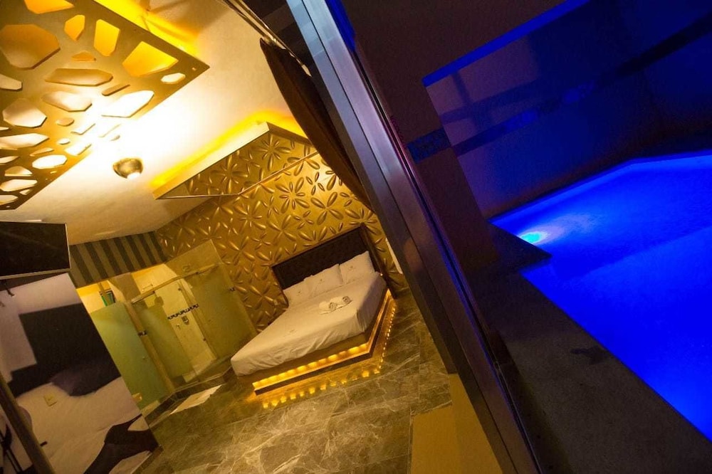Design Suite, 1 King Bed photo 3