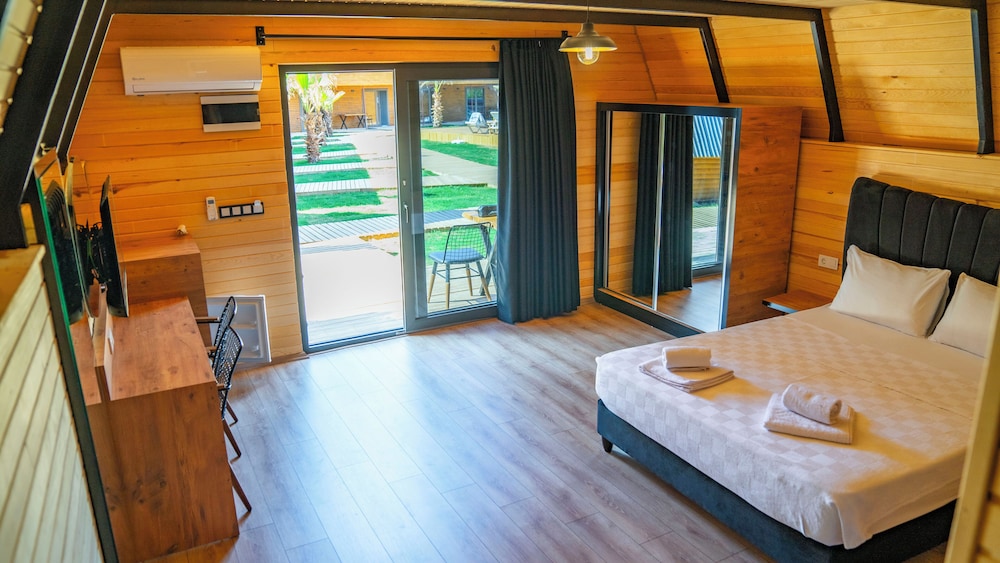 Deluxe Bungalow