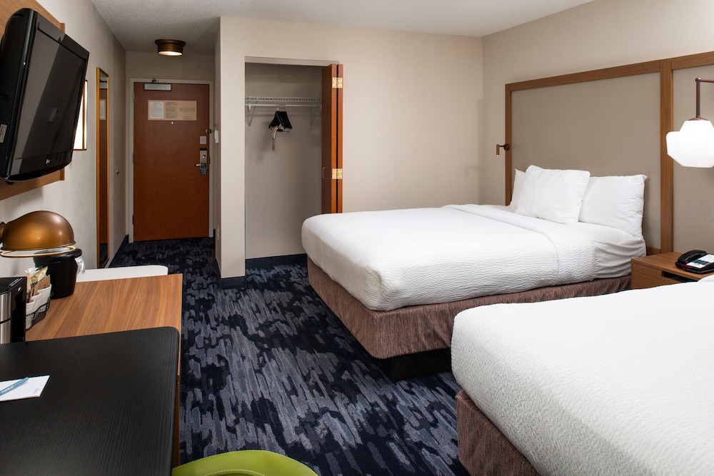Room, 2 Queen Beds - Photo 4
