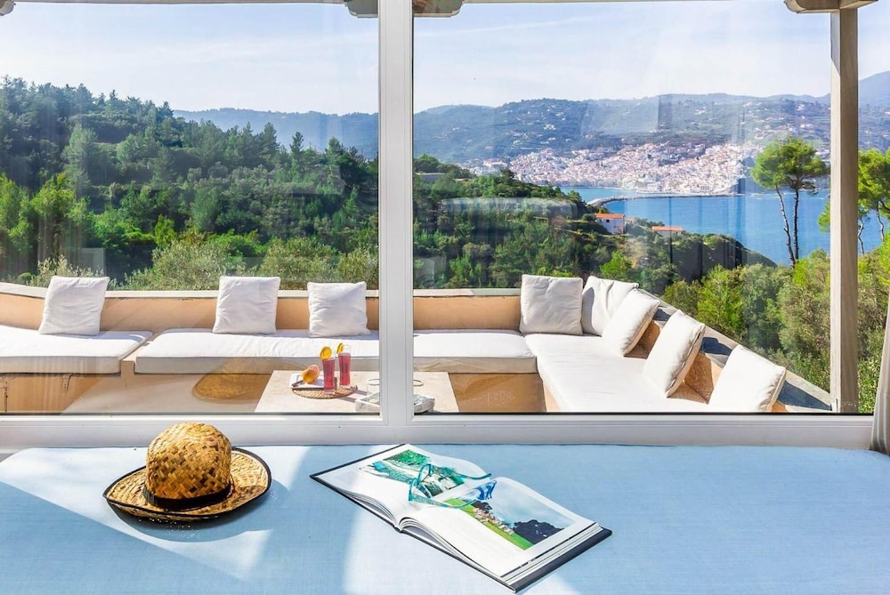 Villa photo 3
