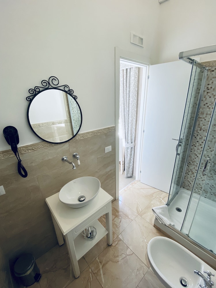 Deluxe Single Room photo 3