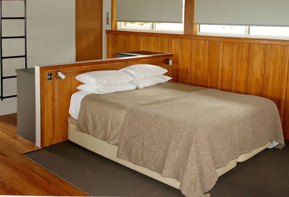 Luxury Cottage, 1 King Bed, Kitchen, Mountain View photo 1