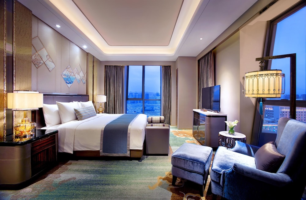 Executive Deluxe Suite