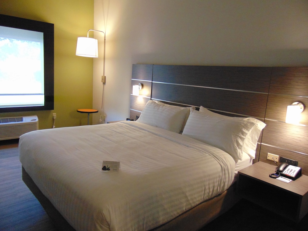 Standard Room, 1 King Bed, Accessible (Communications) photo 2