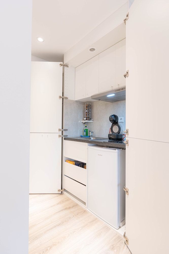 Apartment, Private Bathroom, Garden View (Zimmer 202) - Photo 5