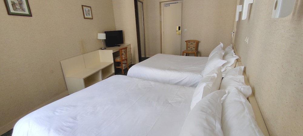 Classic Quadruple Room photo 3