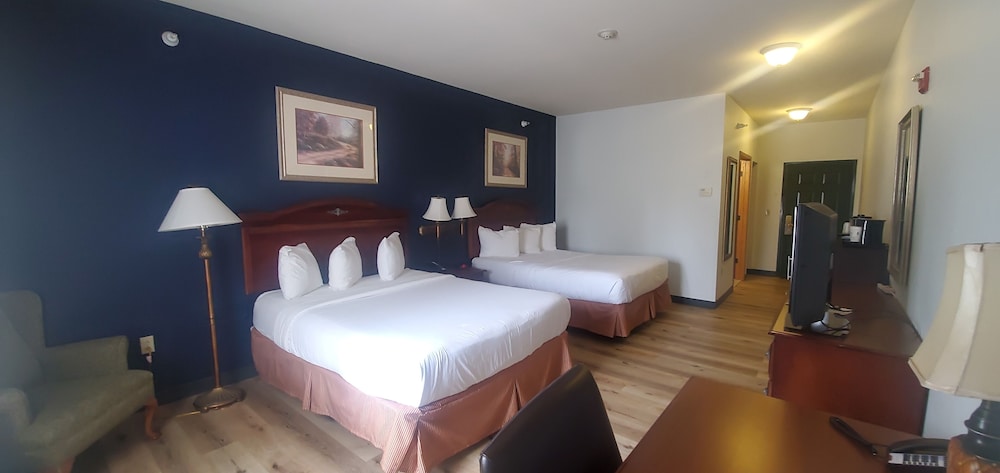 Room, 2 Queen Beds, Accessible, Non Smoking (Roll-In Shower) - Photo 2