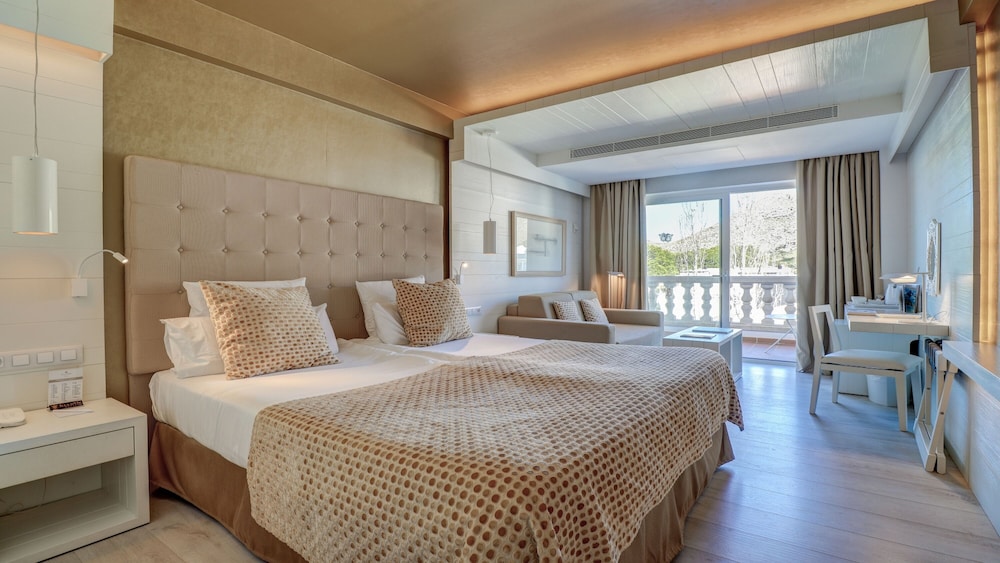 Double Room, Balcony, Partial Sea View (2 adults + 1 child)