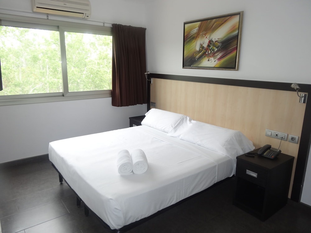 Double Room - Photo 14
