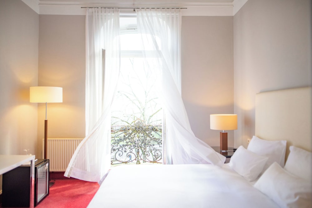 Deluxe Petit Double Room
