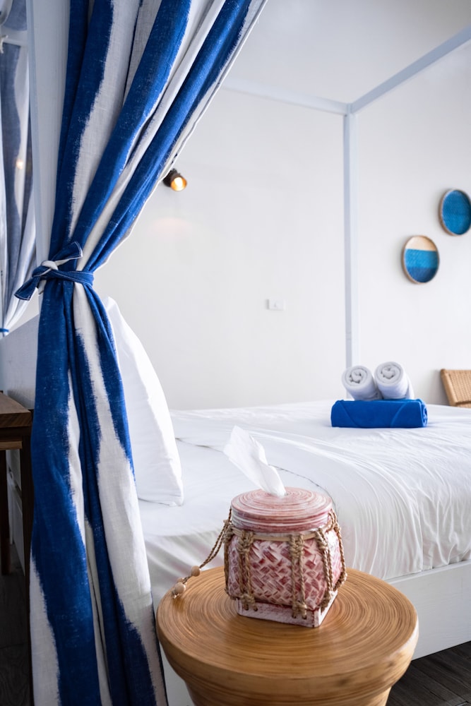 Sea Front Deluxe Room photo 2