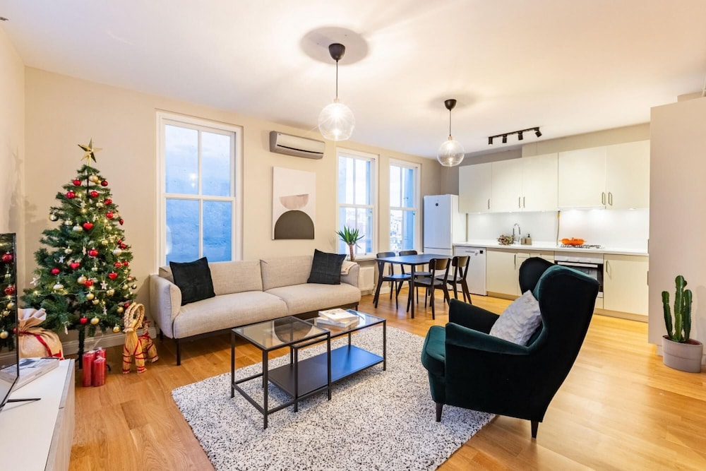 Apartment photo 1