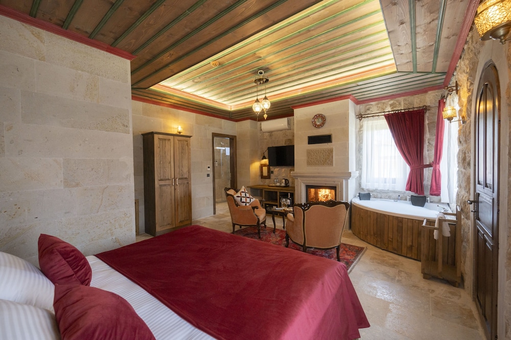 Deluxe Suite, Balcony, City View