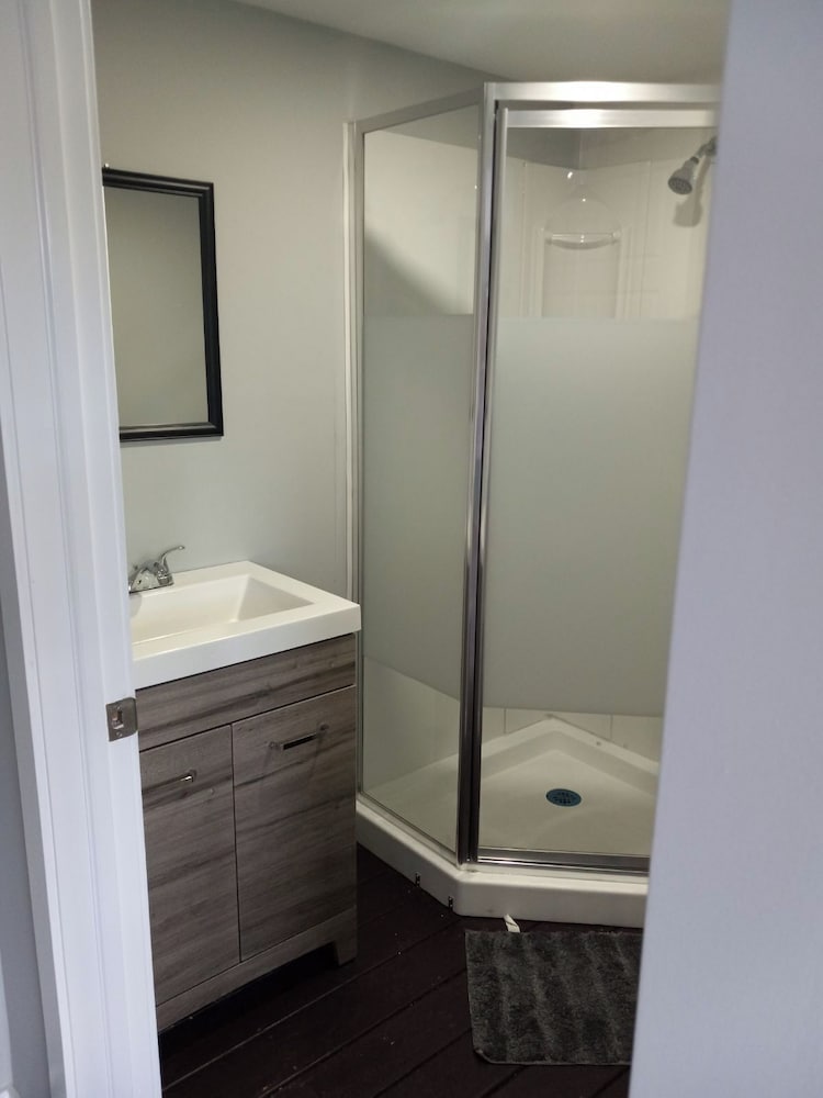 Standard Room, 1 Queen Bed, River View photo 3