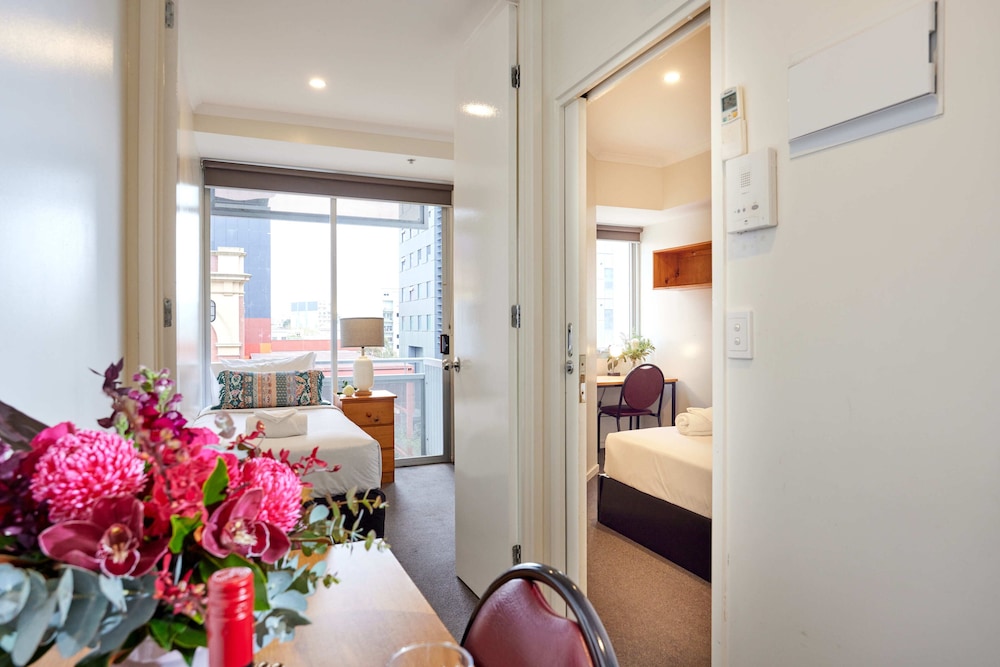 Deluxe Two Bedrooms Apartment - Photo 3