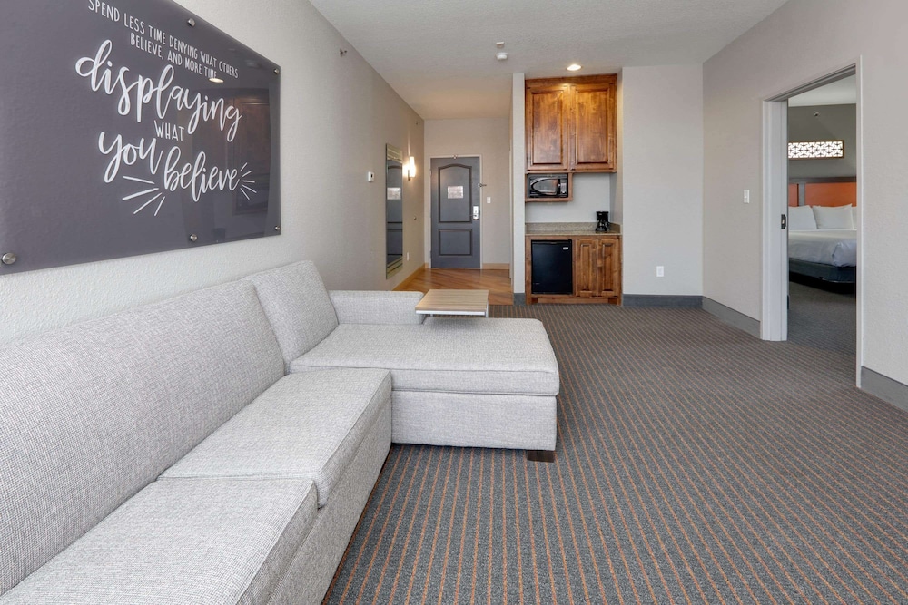 Family Suite, 1 King Bed with Sofa bed, Non Smoking (Deluxe) - Photo 1