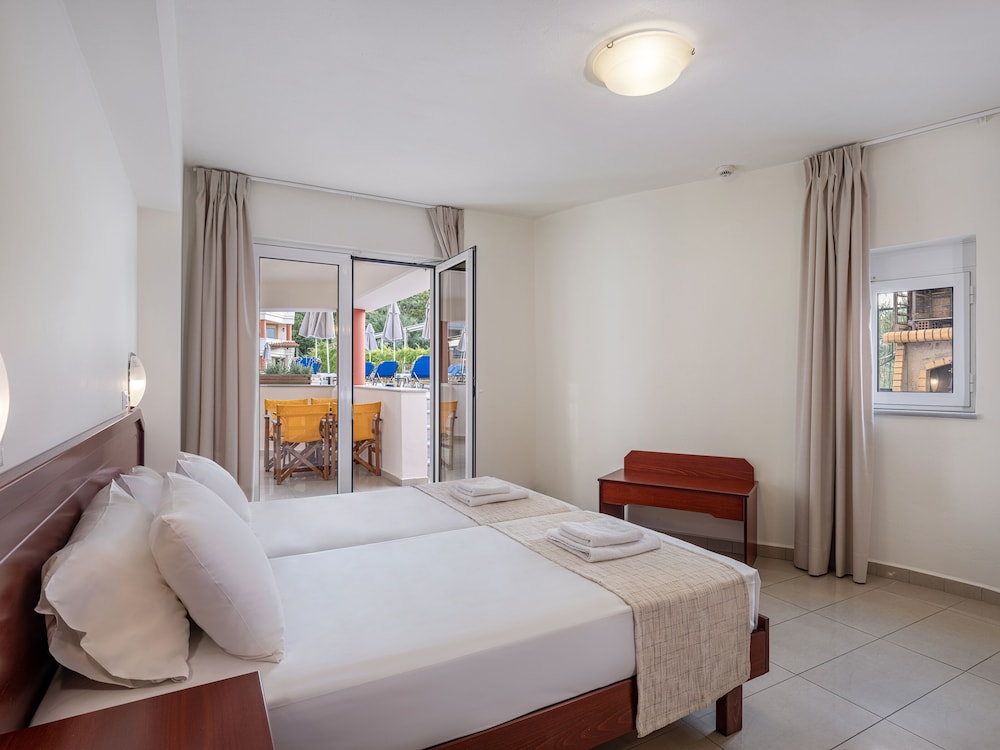 Apartment, Pool View, Ground Floor photo 1