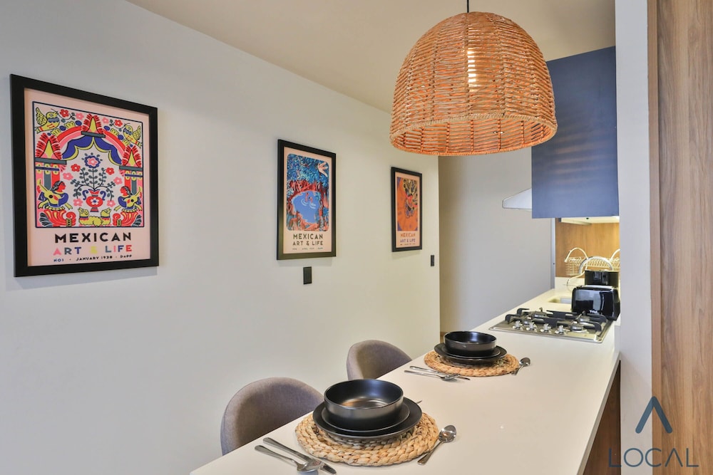 Executive Studio W Kitchenette & Balcony photo 3