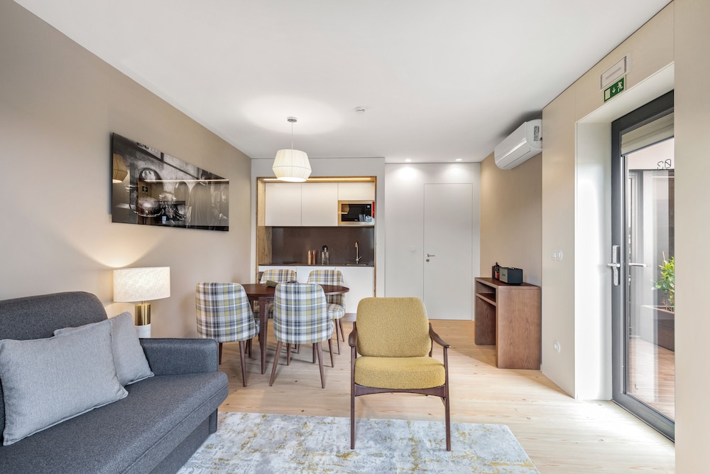 Deluxe Apartment