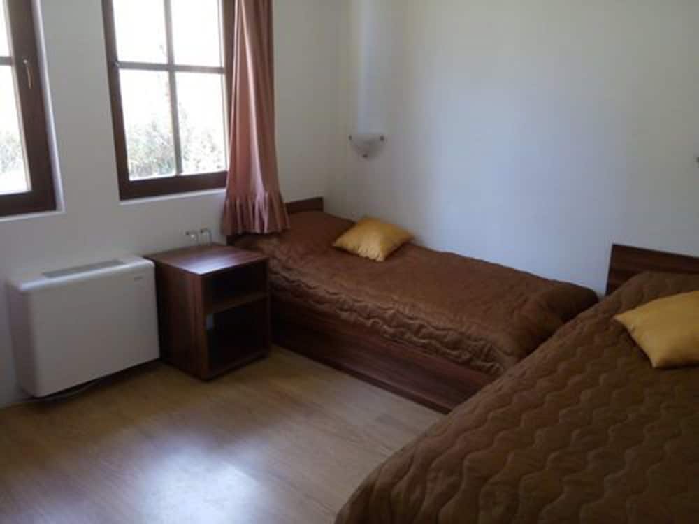 Economy Single Room, 1 Bedroom, Non Smoking photo 3