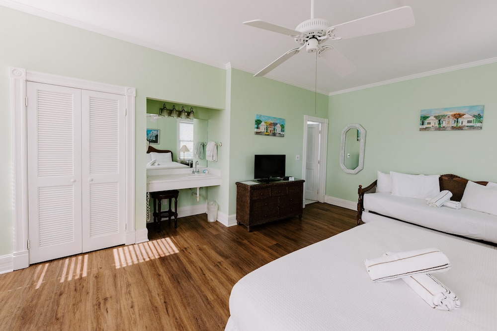 King Suite - Photo 4