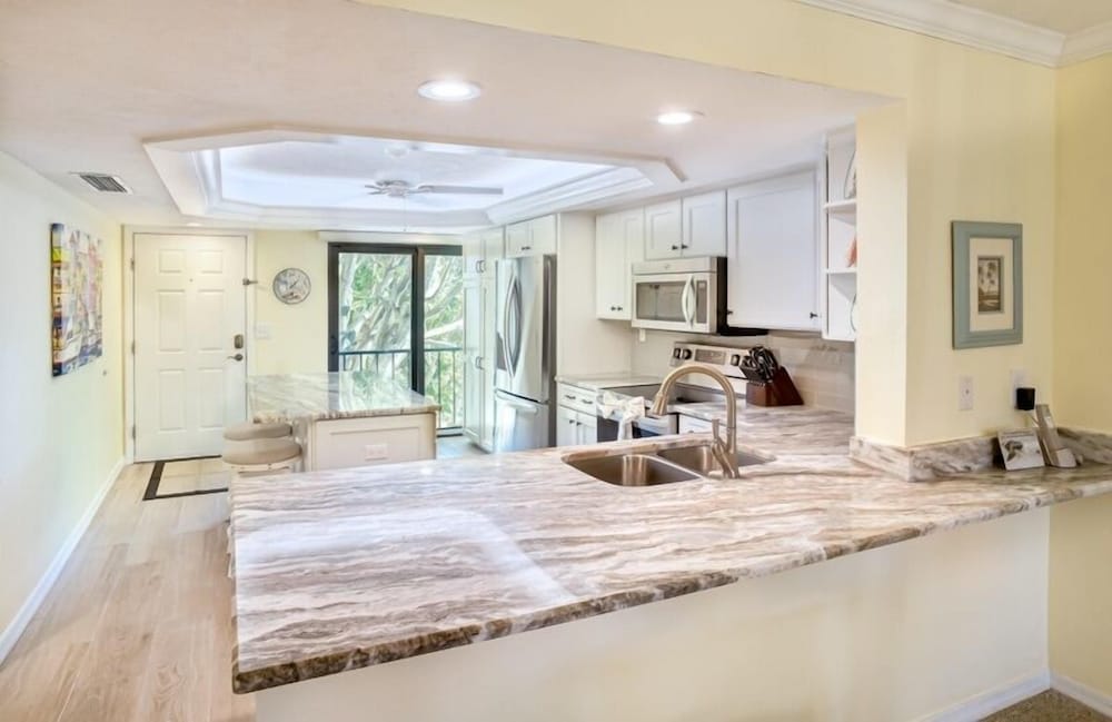 Condo, 2 Bedrooms