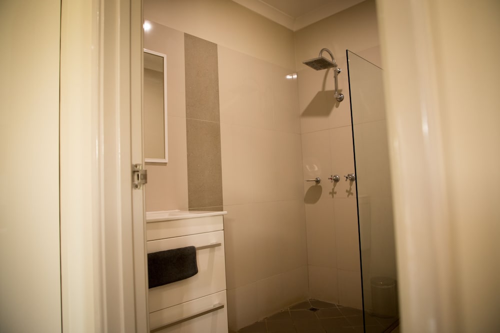 Premier Double Room, 1 King Bed photo 3