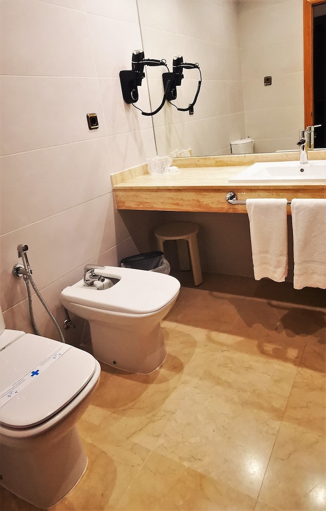 Double Room - Photo 7