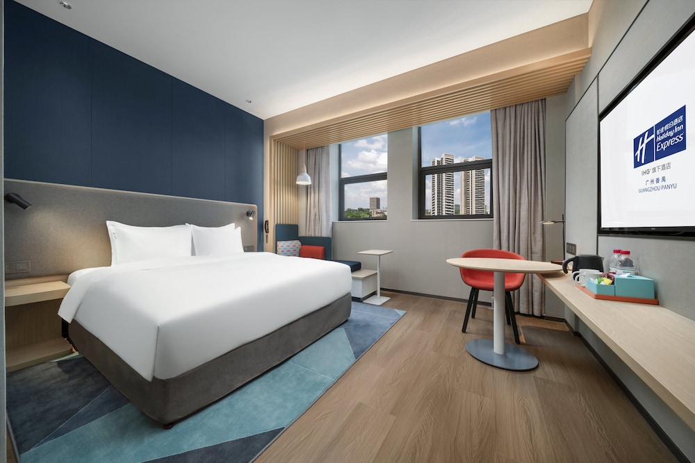 Standard Room, 1 King Bed - Photo 5