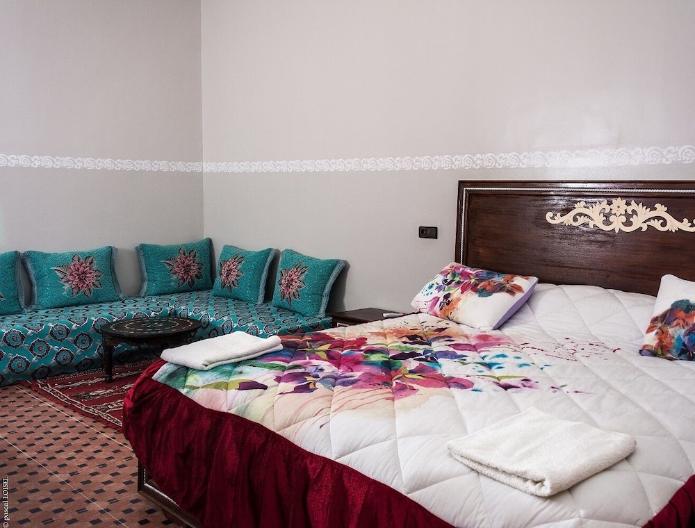 Deluxe Room - Photo 19