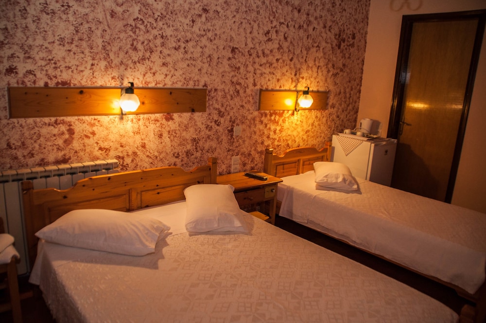 Classic Triple Room, 1 Bedroom, Mountain View photo 1