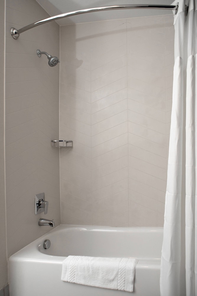 Suite, Multiple Beds (Mobility/Hearing Accessible, Tub) - Photo 1