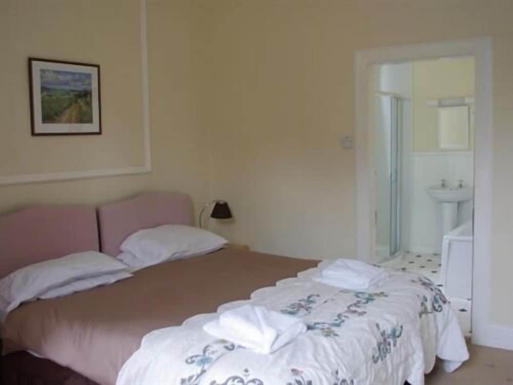 Twin Room, Ensuite photo 2