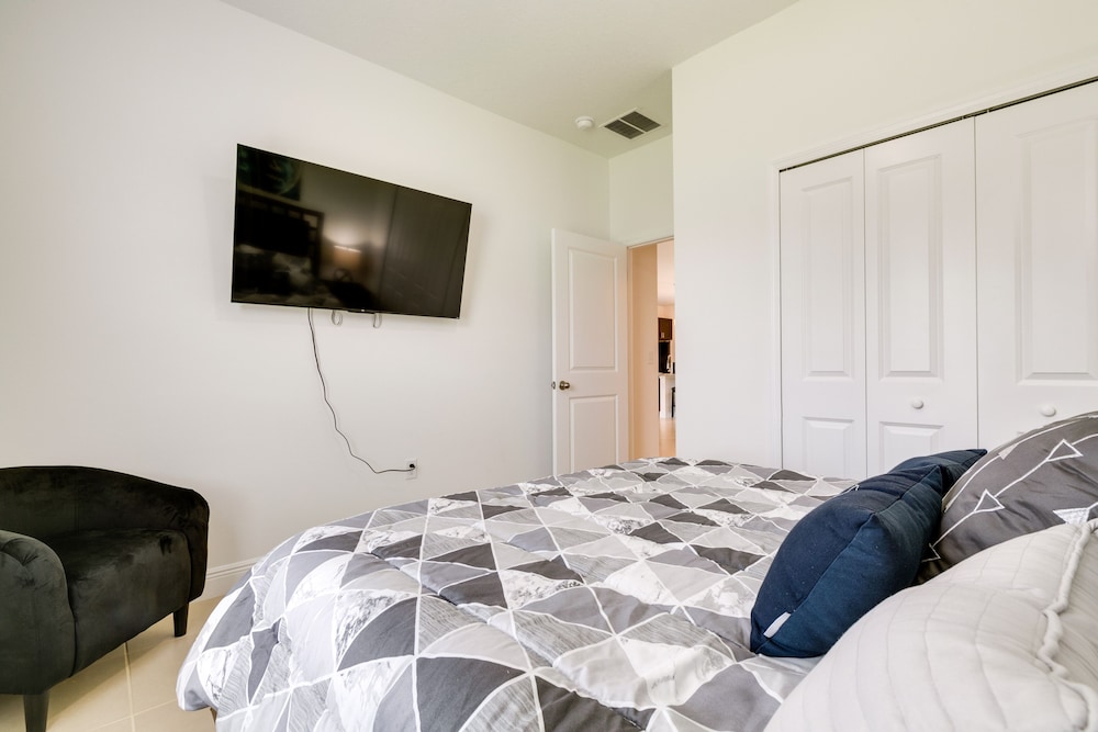 House (4 Bedrooms) photo 2