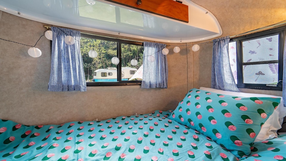 Basic Room, 1 Bedroom (Caravan Deep blue) photo 3