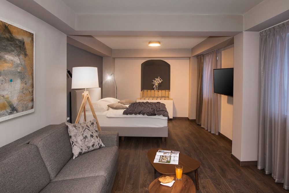 Room - Photo 1