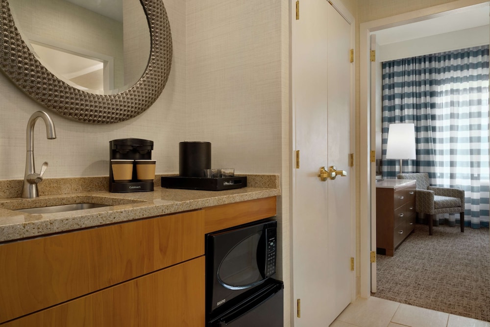 Room, 1 King Bed, Accessible, Bathtub (Mobility & Hearing) - Photo 4