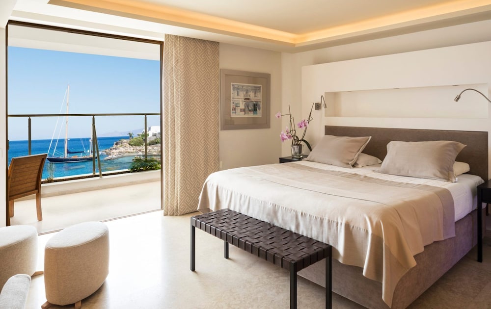 "Chrysi" Four Double & One Single Bedroom with Private Pool 295 m2 photo 1