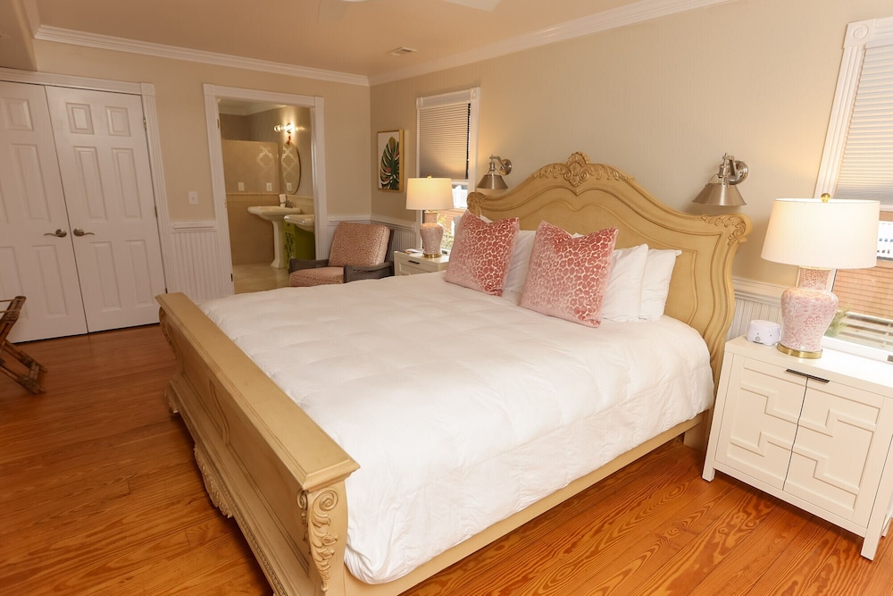 104 - One Bedroom Water View Suite