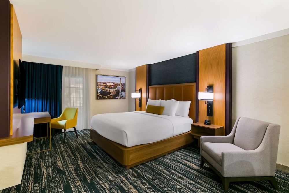 Suite, Multiple Beds, Non Smoking, Refrigerator & Microwave - Photo 3