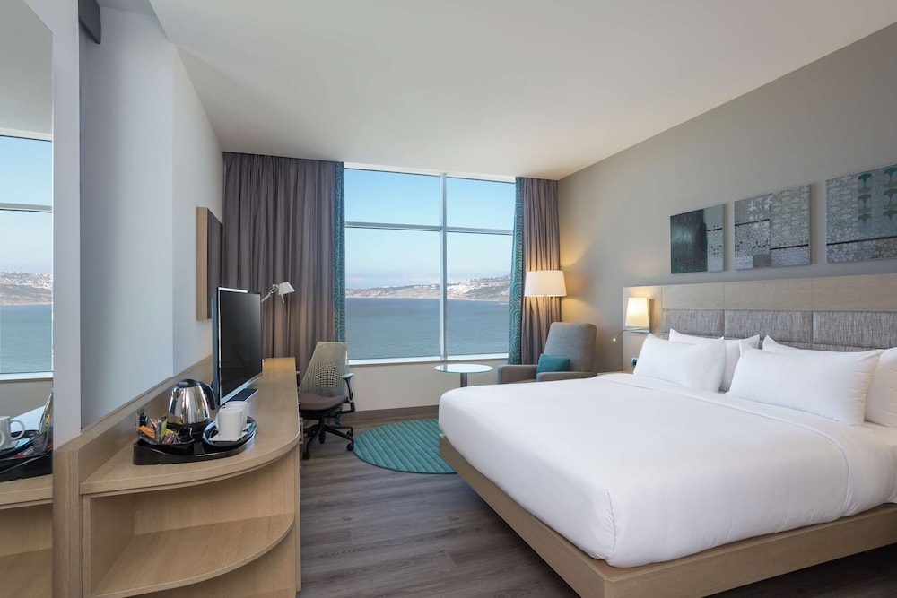 King, Suite, Multiple Beds