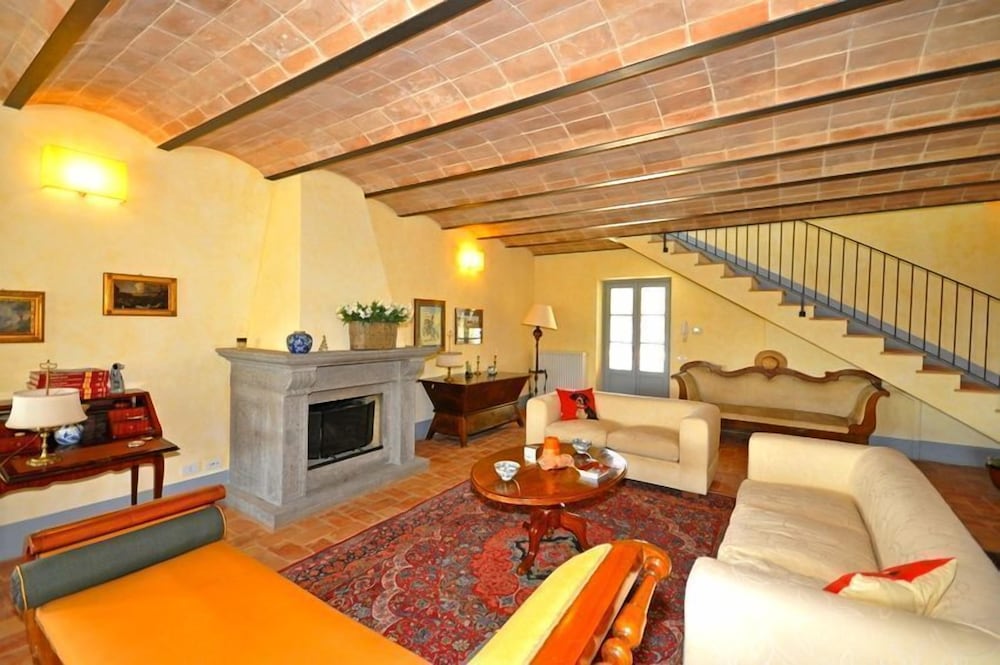 Villa, 4 Bedrooms photo 2