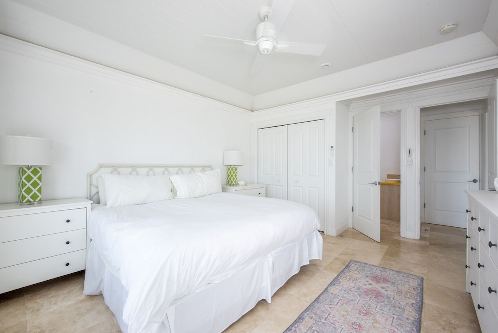 Condo, 2 Bedrooms