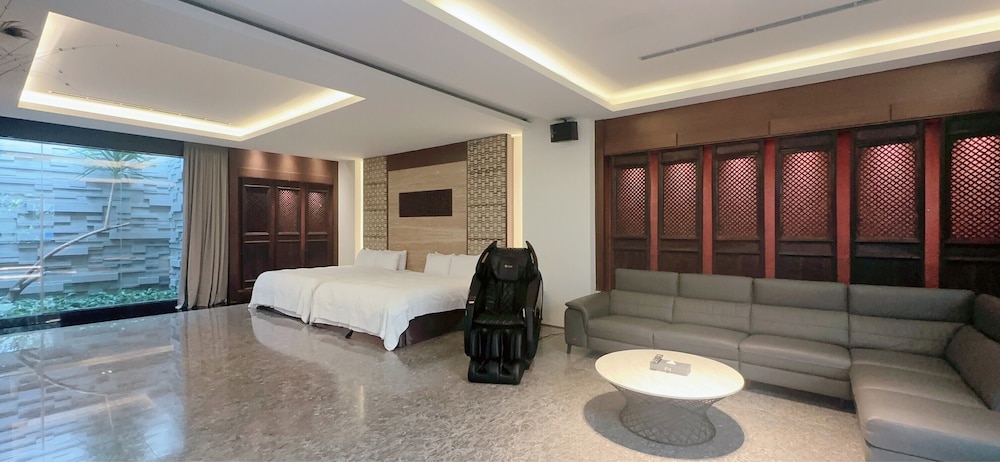 Presidential Quadruple Room photo 2