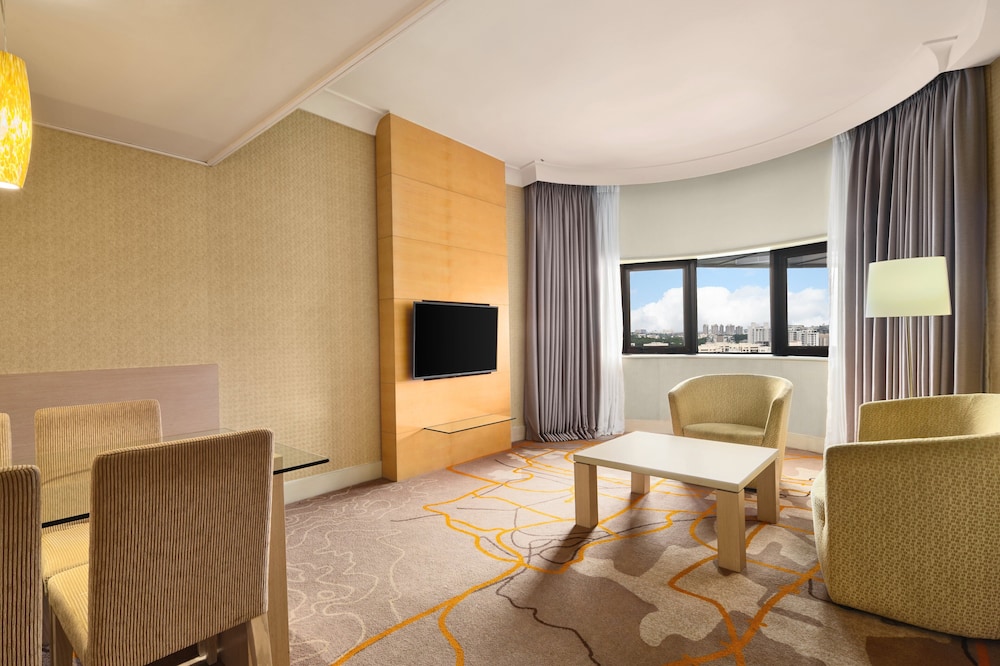 Junior Suite, 1 King Bed, Club Lounge Access
