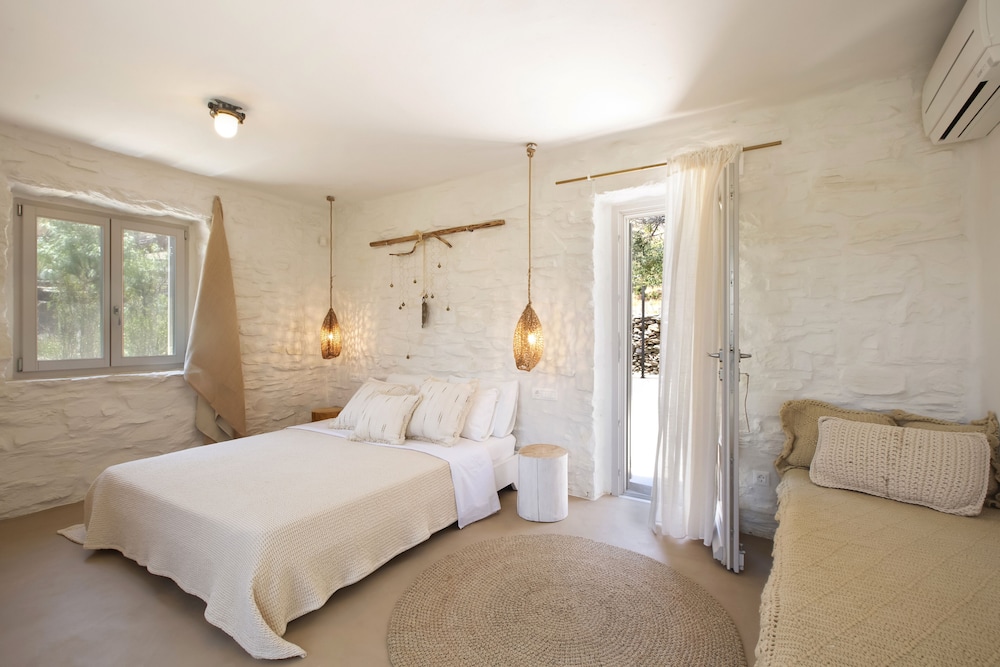 Luxury Suite (Psathi)