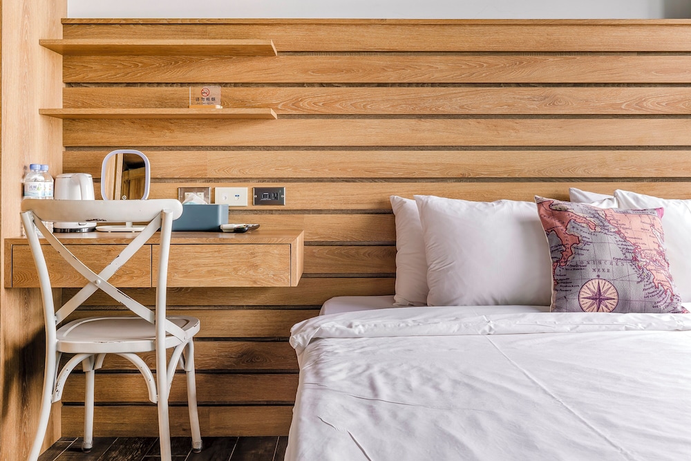 Elite Double Room, 1 King Bed photo 3