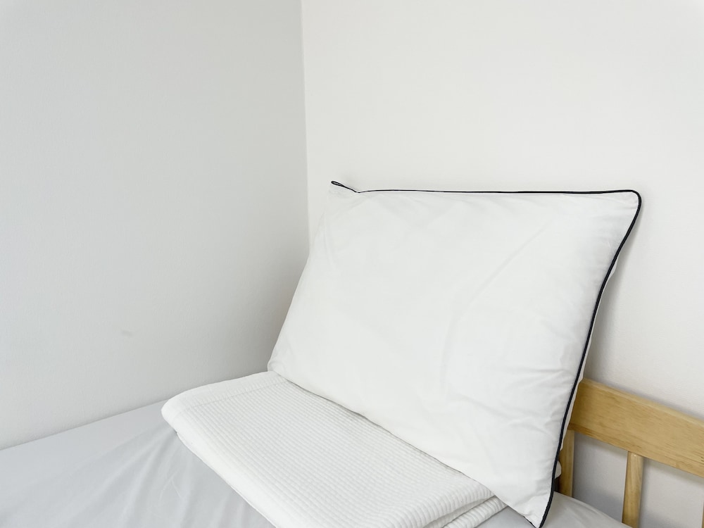 Basic Single Room, 1 Bedroom, Non Smoking, Courtyard View (Self Check-In) photo 2